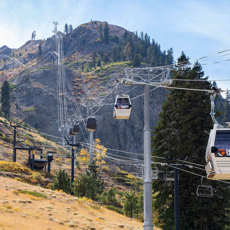 Palisades base-to-base gondola.