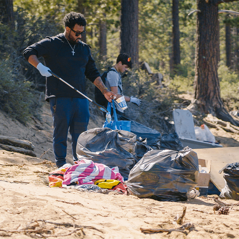 Volunteers at the 2023 July 5th Cleanup.